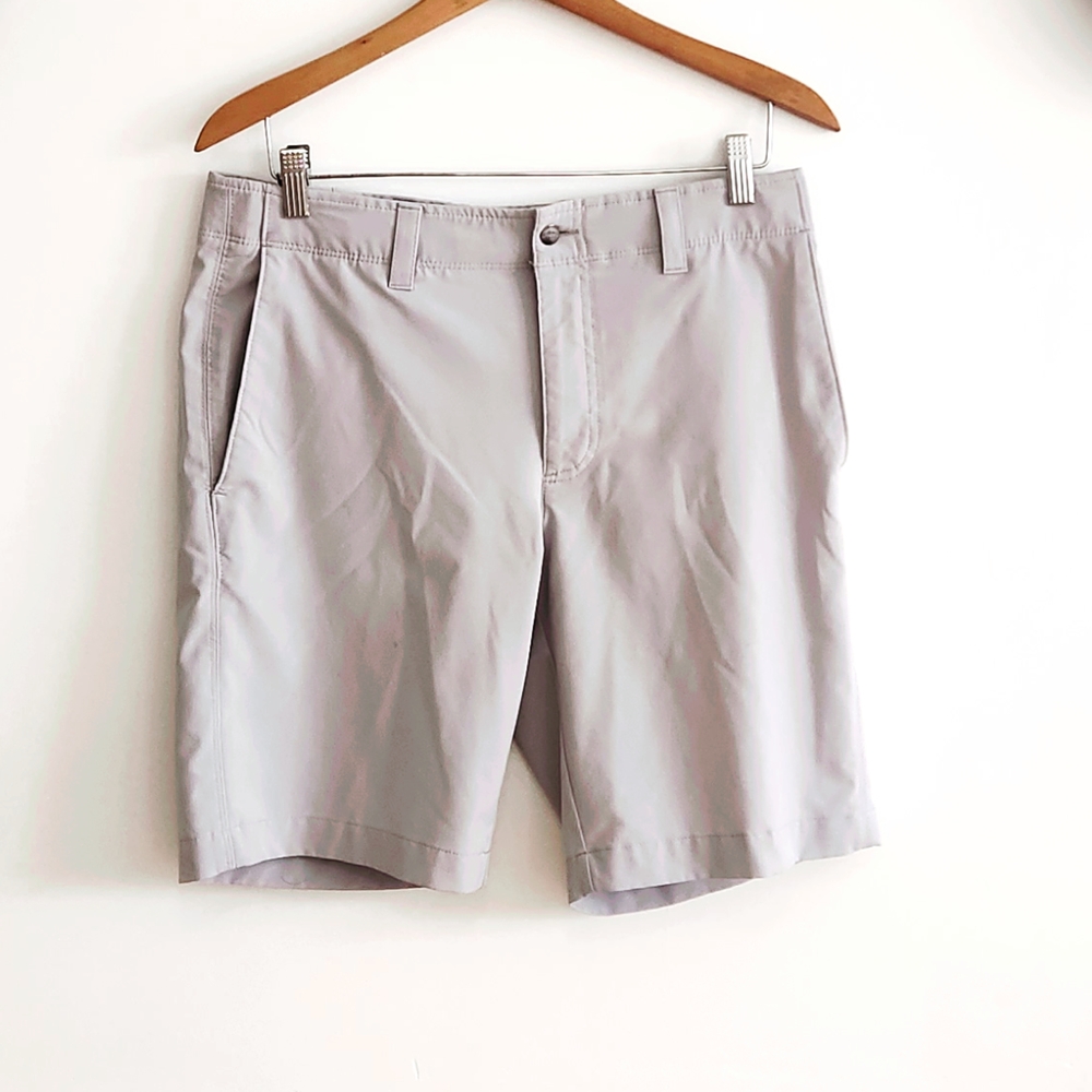 Callaway Men's Light Gray Flat Front Shorts